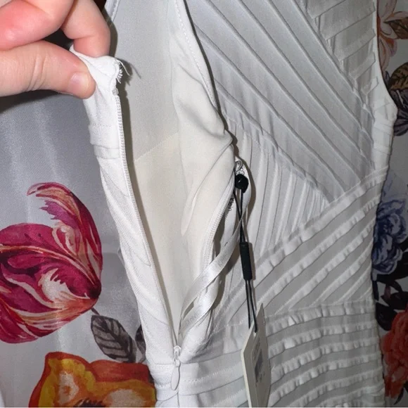 Calvin Klein Woman’s White Geometrical Dress NWT - Picture 4 of 7
